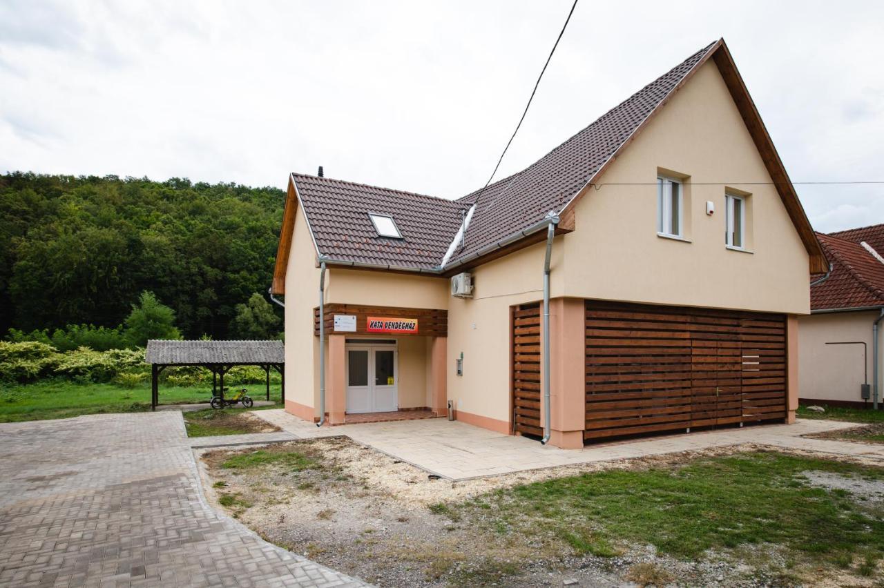 Videki Vendeghaz A Buekkben, Pezsgofuerdovel. Apartment Kirald Exterior photo